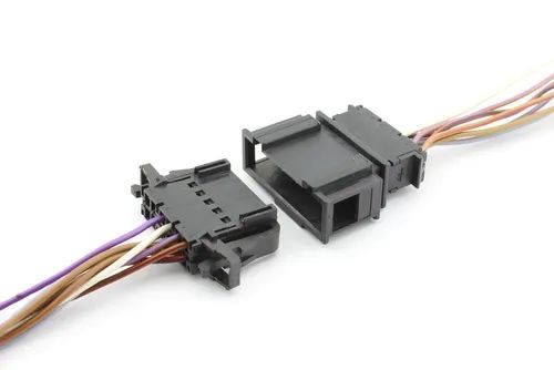 Analysis and improvement of water intrusion failure of automobile wiring harness connectors